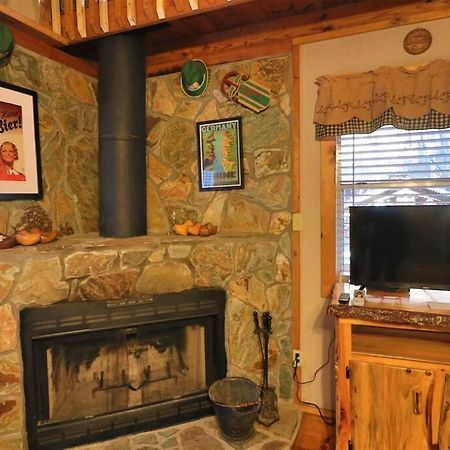 Oktoberfest Themed Cabin In Woods Stream #14 Хелен Экстерьер фото